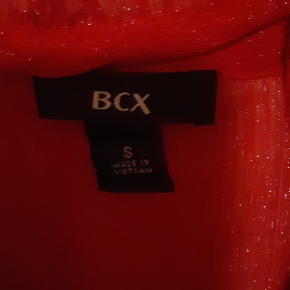 Top - Picture 3 of 4